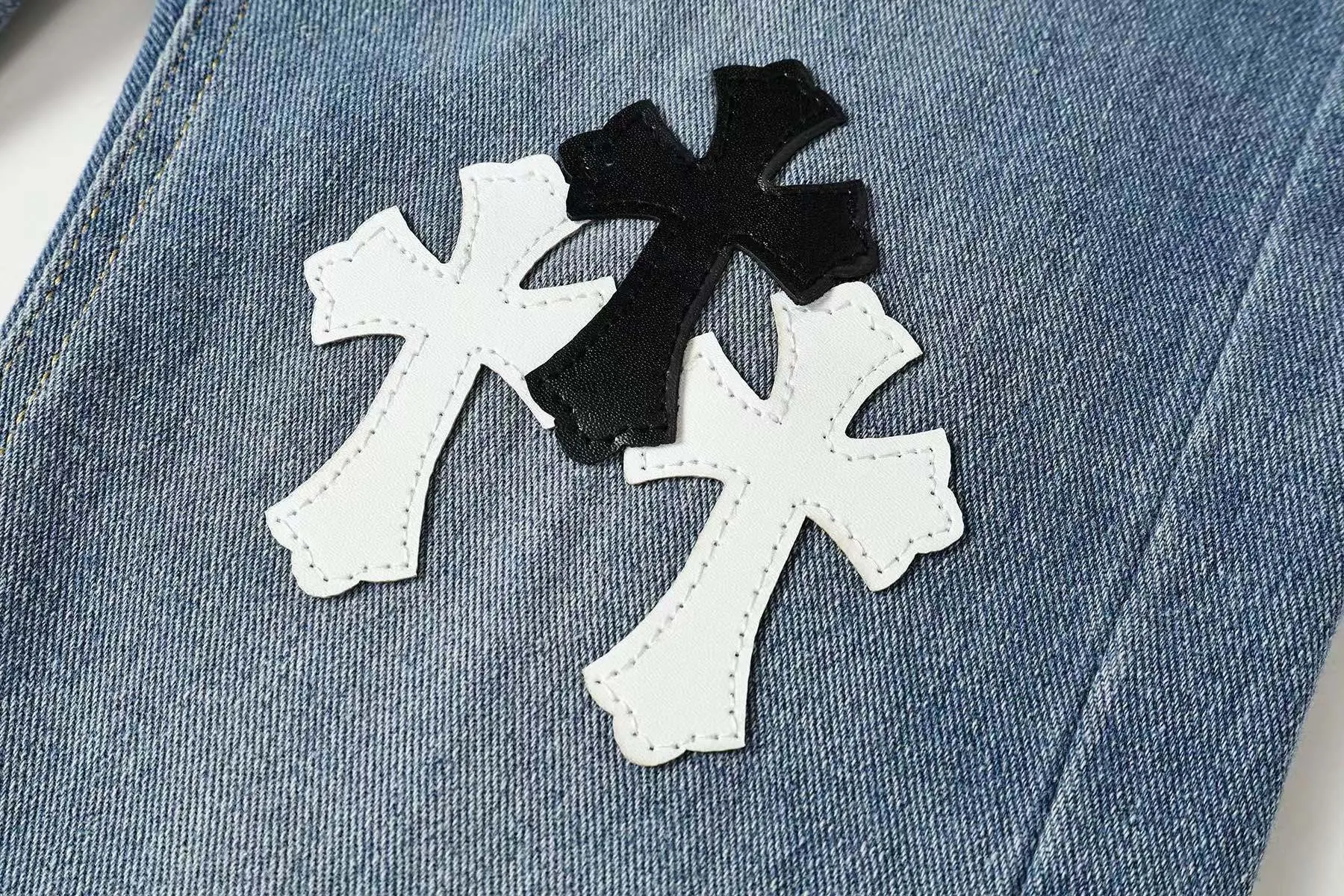 P270 Chrome Hearts/Chrome Hearts Classic Color Leather Cross Washed Color Fabric Unisex Denim Trousers Color: Picture Color Code Number: 28-36